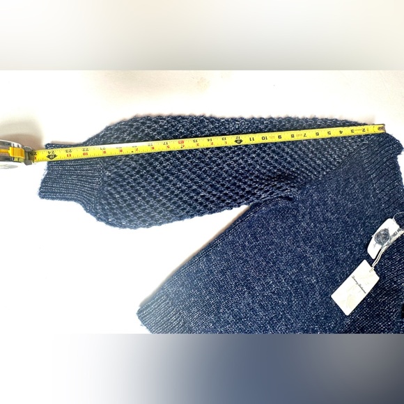 Tommy Bahama Wool Blend Shimmer Ballon Sleeve Island Navy Sweater size Med. NWT - Picture 7 of 11
